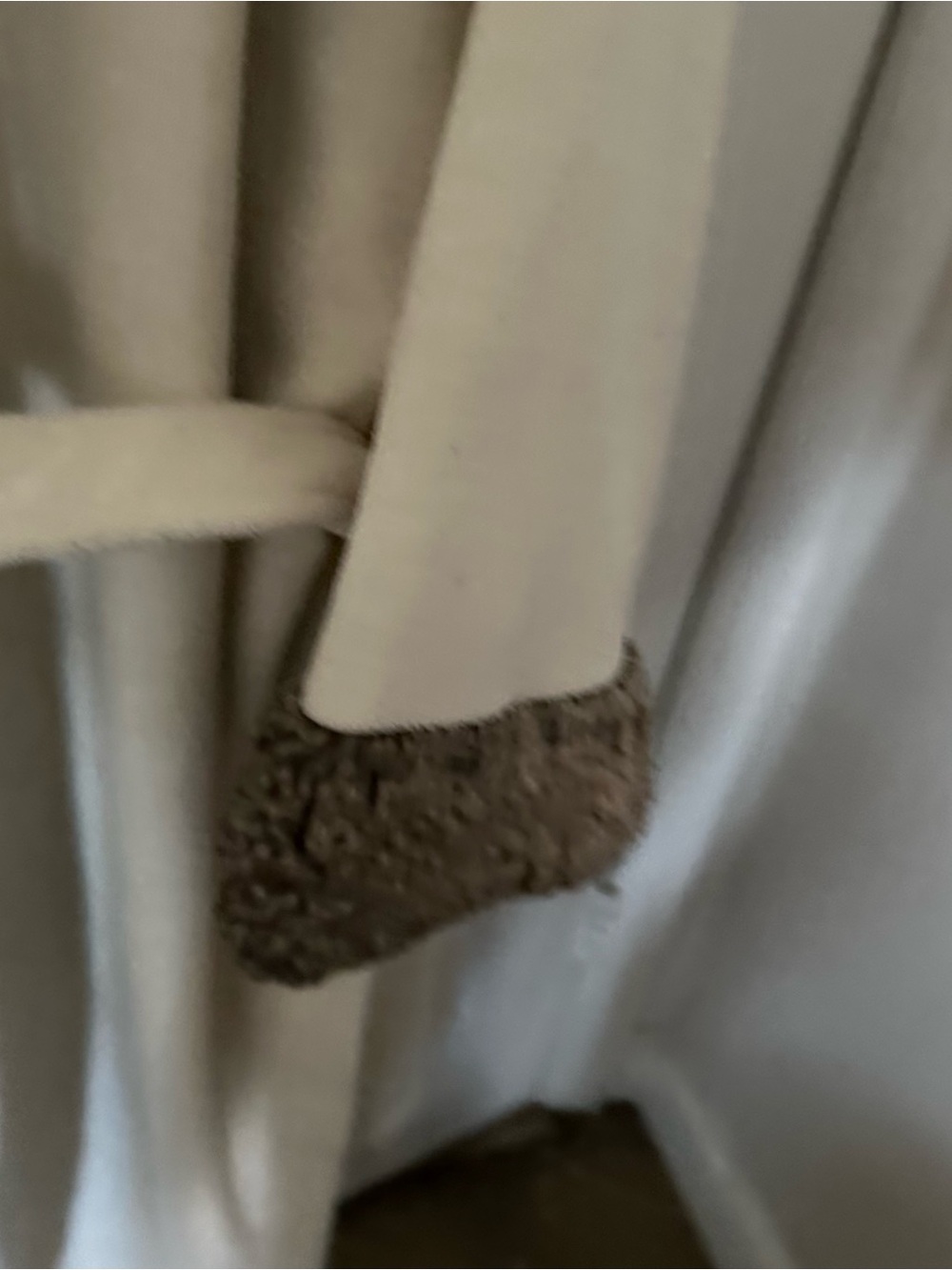 White and Brown Pottery Barn Robe - Picture 11 of 11